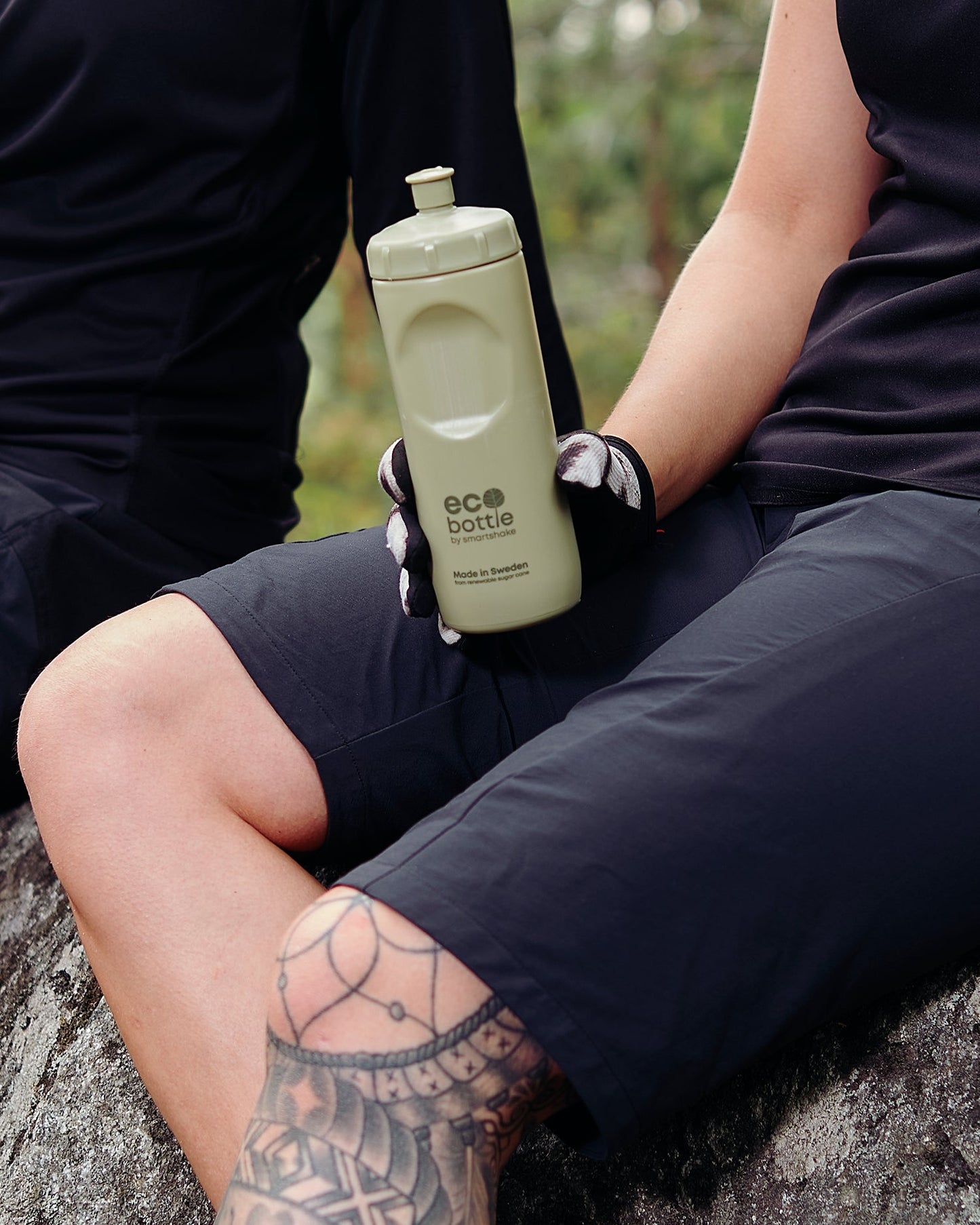 ecobottle-500-squeeze-dusky-green-j5 samrtshake_ecobottle_500_squeeze_lifestyle_dusky_green.jpg