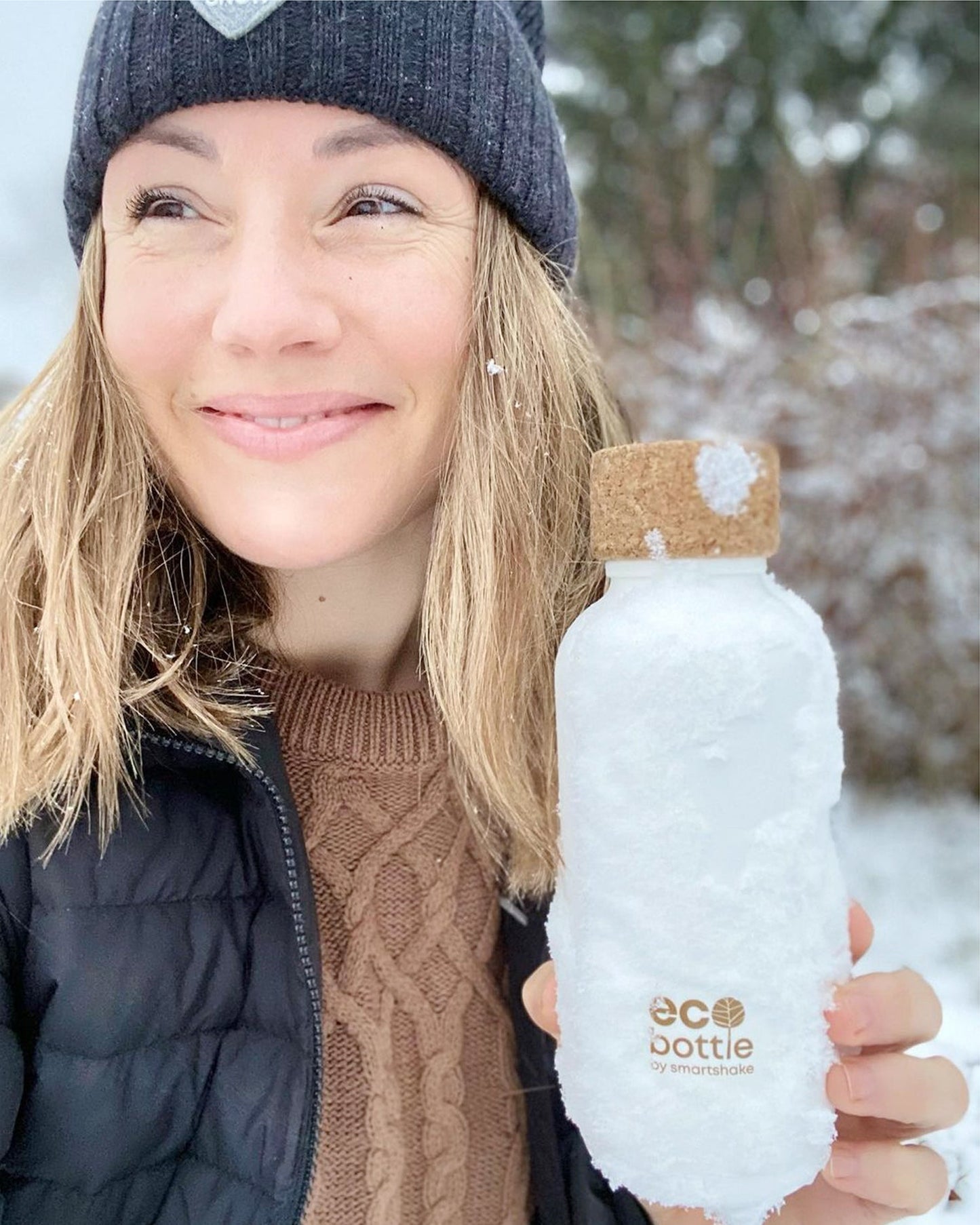 ecobottle-650-white-p8 samrtshake_ecobottle_white_lifestyle.jpg