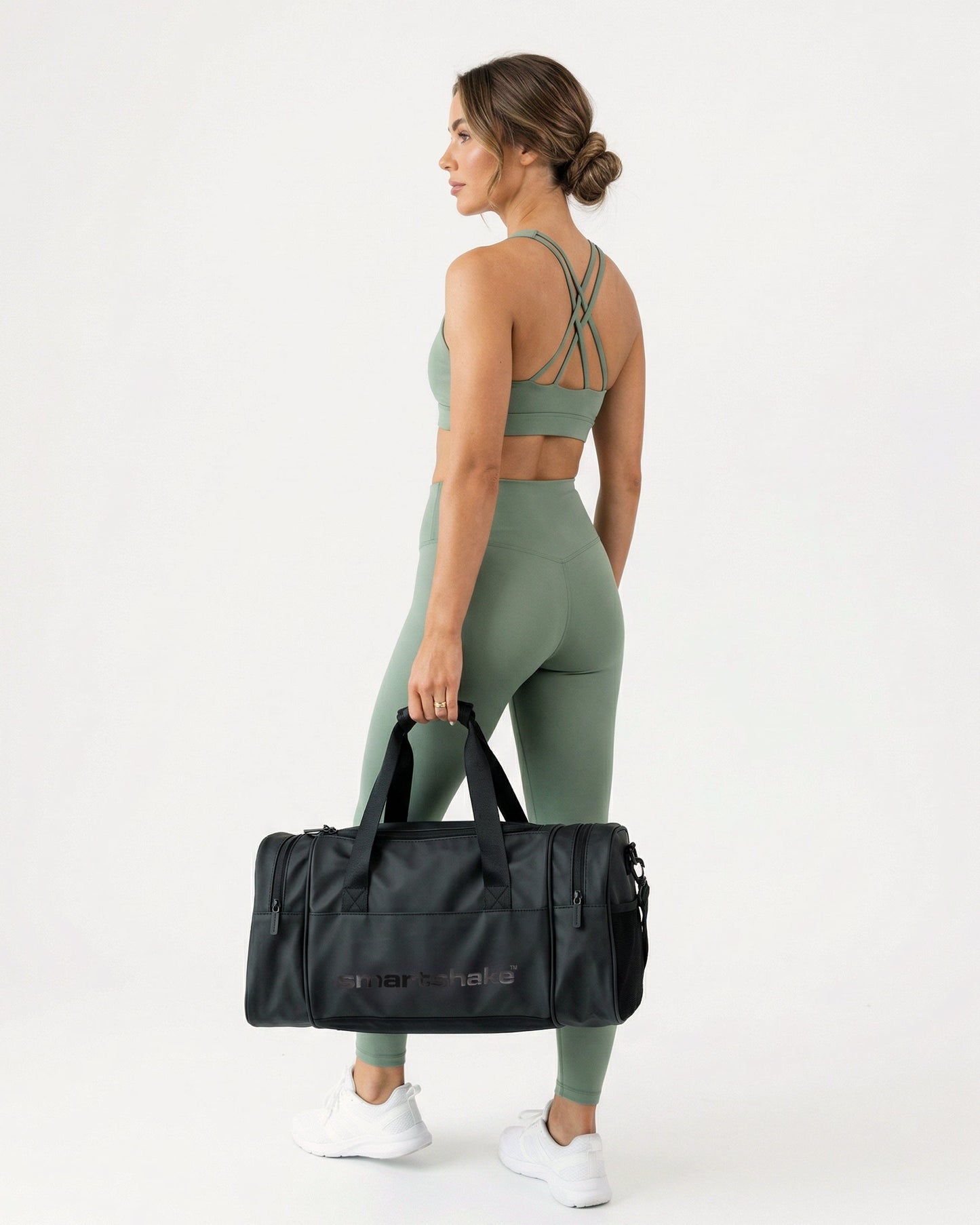 gym-bag-black-p4 Smartshake_GymBag_Black_lifestyle4_39cb3c06-8267-4a3c-8ba4-17ffef457cbf.jpg