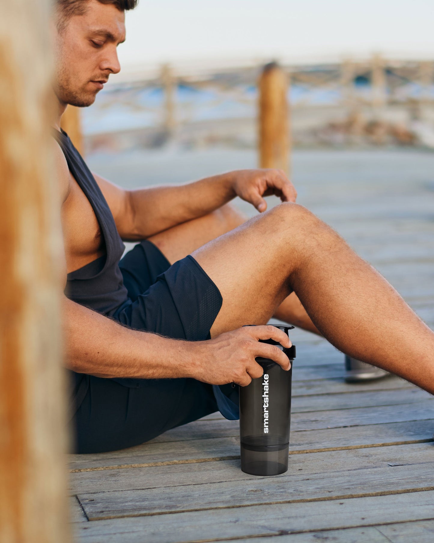original2go-one-gunsmoke-black-r9 Smartshake_Original2Go-ONE-Gunsmoke-Black_lifestyle2.jpg
