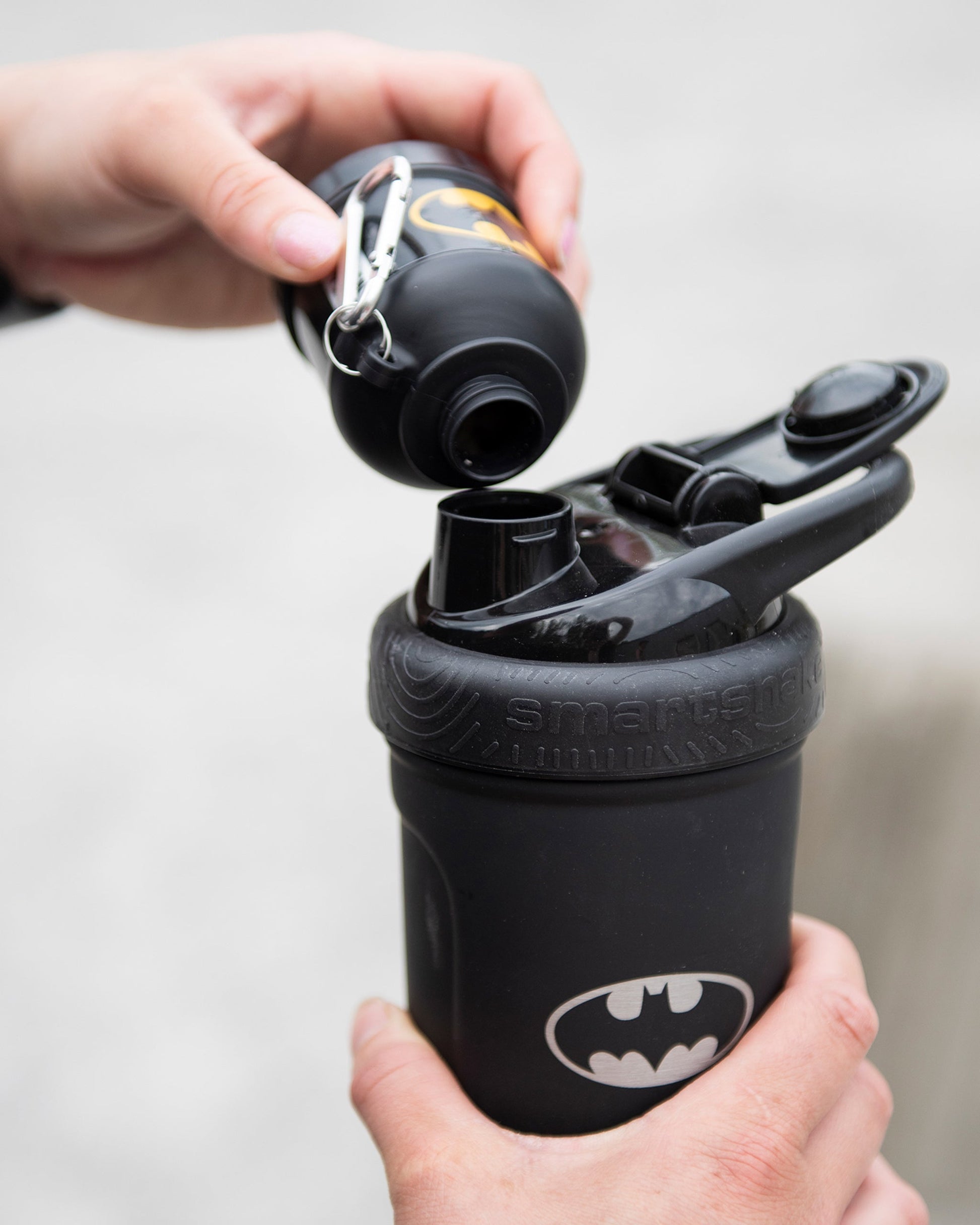 whey2go-funnel-batman-q5 Smartshake_Whey2Go_Batman_Lifestyle.jpg